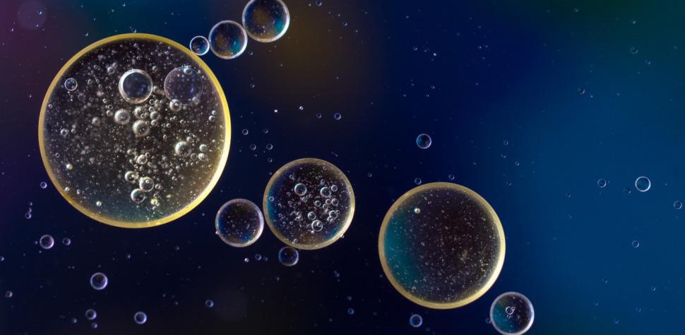 HVO und XtL Kraftstoffe keine Preise Öltropfen im Wasser